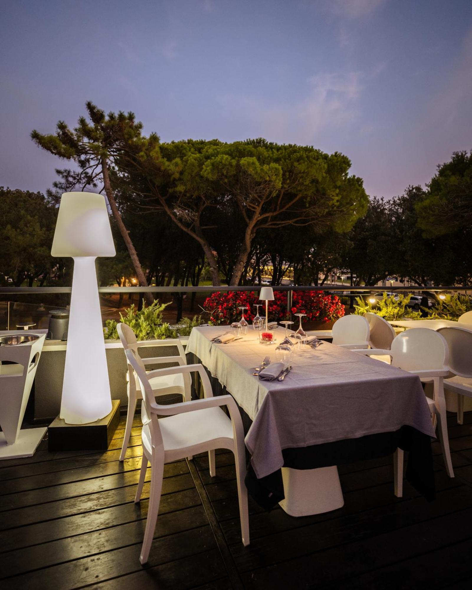 Hotel Raffaello & Mooka Restaurant